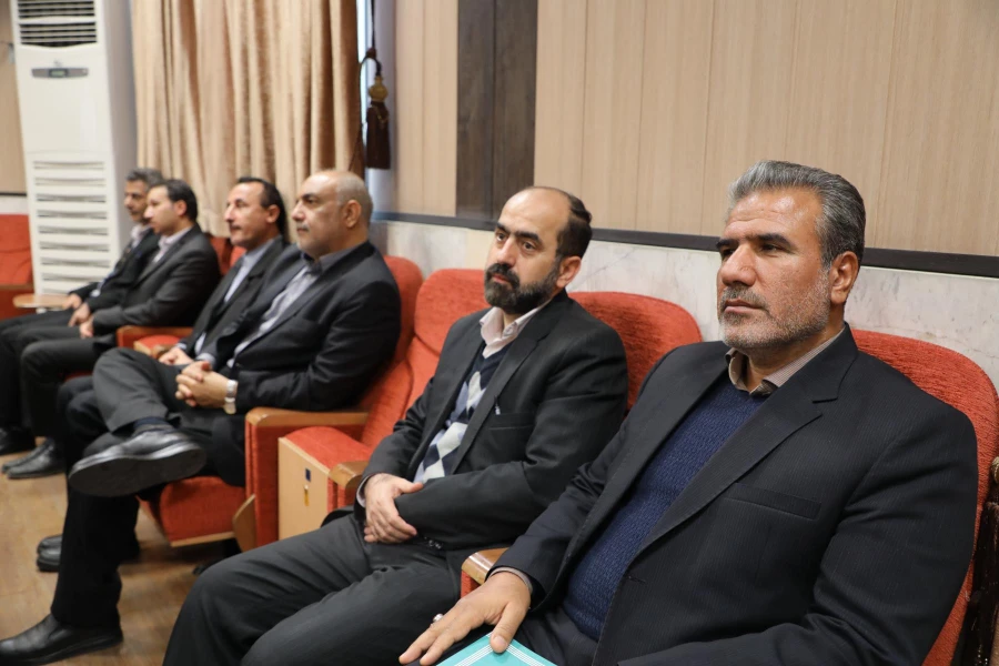 معلم یک مدیر آموزشی قوی است 6