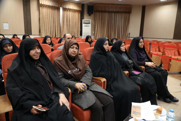 معلم یک مدیر آموزشی قوی است 7