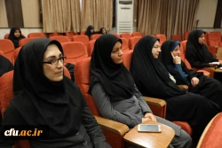 معلم یک مدیر آموزشی قوی است 8