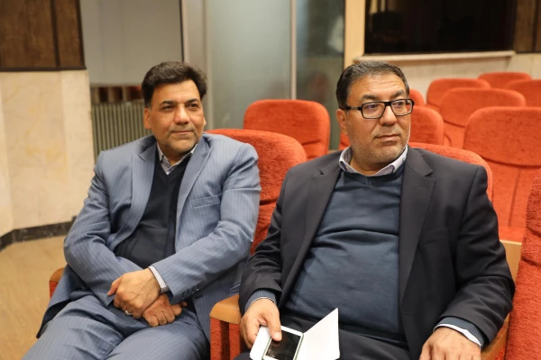 معلم یک مدیر آموزشی قوی است 9