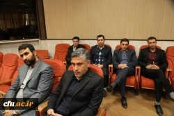 معلم یک مدیر آموزشی قوی است 10