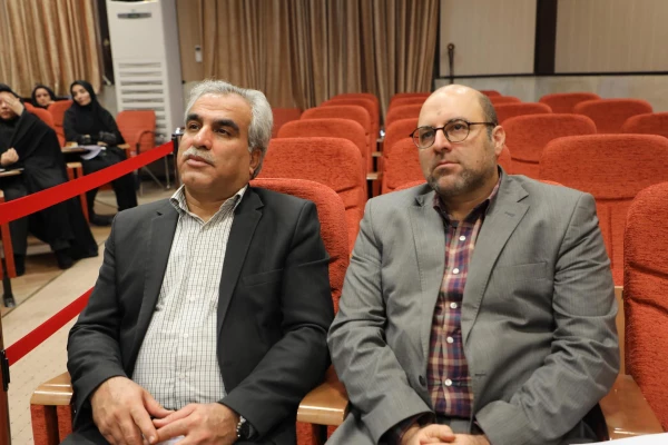 معلم یک مدیر آموزشی قوی است 12