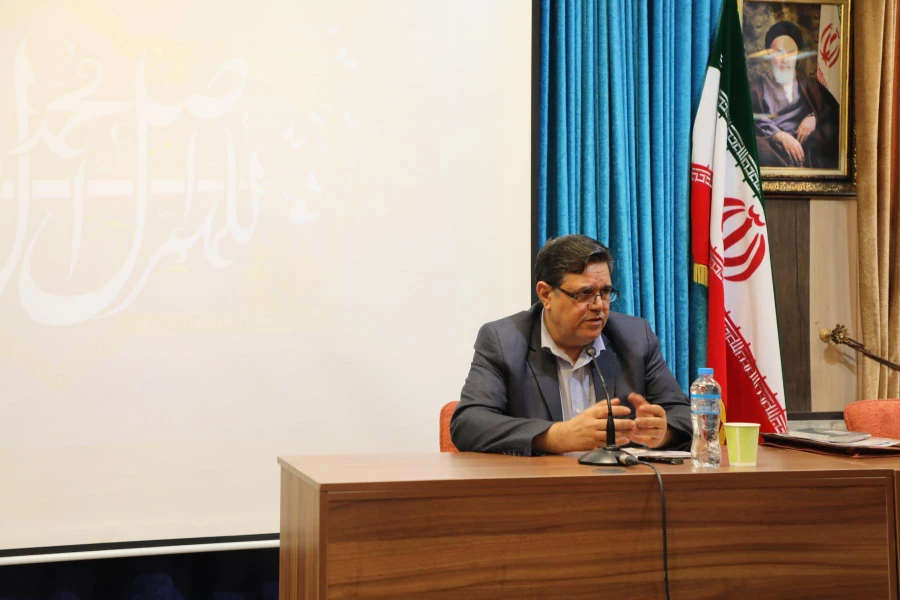 معلم یک مدیر آموزشی قوی است 14