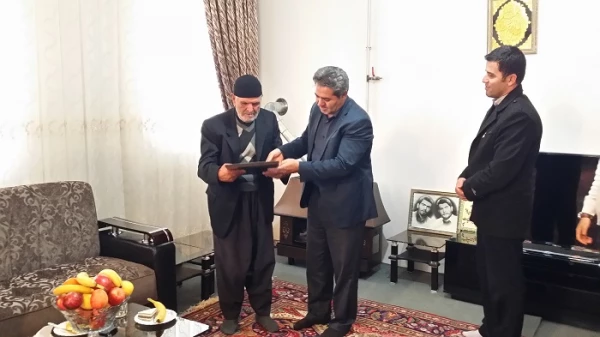 دیدار با خانواده دانشجو معلم شهید اکبر یوسفی 3