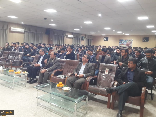 نشست دانشجومعلمان پردیس شهید باهنر بیرجند با مسئولان هسته گزینش استان خراسان جنوبی
مدیر هسته گزینش خراسان جنوبی:رعایت شئونات معلمی تفاوت ممتاز دانشجو معلمان با دانشجویان سایر دانشگاه ها 2