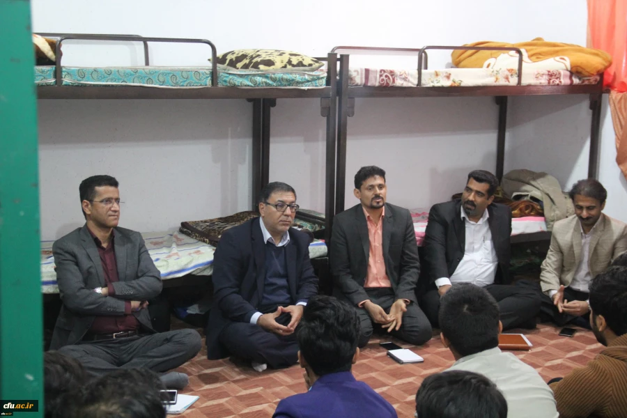 بازدید دکتر انصاری راد معاون دانشجویی دانشگاه فرهنگیان از پردیس ها و واحدهای تابعه دانشگاه فرهنگان هرمزگان 7