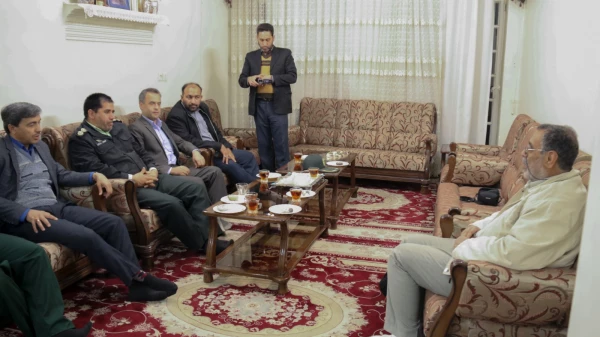 حضور سرپرست دانشگاه فرهنگیان یزد در منزل چهار شهید دفاع مقدس 12