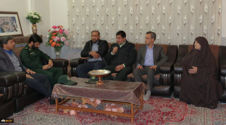 حضور سرپرست دانشگاه فرهنگیان یزد در منزل چهار شهید دفاع مقدس 15