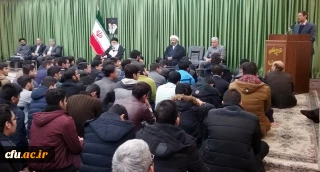 به مناسبت هفته بسیج صورت گرفت

دیدار اساتید، دانشجویان و کارکنان دانشگاه فرهنگیان خراسان رضوی با نماینده ولی فقیه و امام جمعه مشهد مقدس