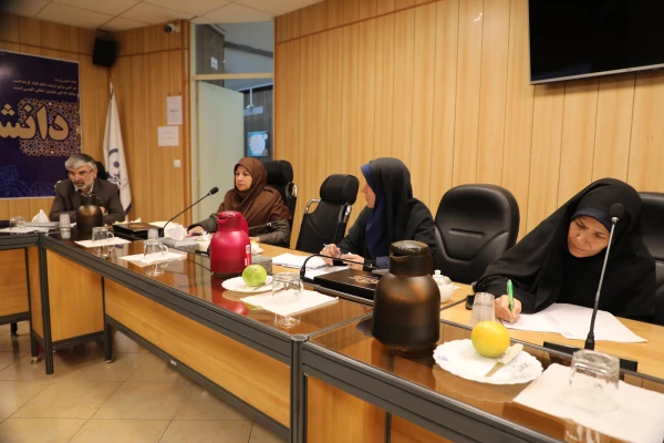 شورای تخصصی آموزش ظرفیتی قانونی و ارزشمند در نیل به اهداف دانشگاه است. 3