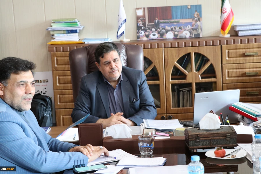 وظیفه اصلی دانشگاه توجه به برنامه های تربیتی و فرهنگی است 2