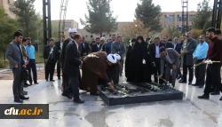 غبار روبی قبور مطهر شهدای گمنام دانشگاه فرهنگیان کرمان به مناسبت هفته بسیج