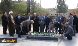 غبار روبی قبور مطهر شهدای گمنام دانشگاه فرهنگیان کرمان به مناسبت هفته بسیج