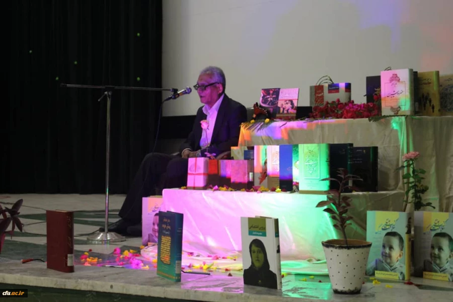 با حضور رئیس دانشگاه فرهنگیان استان بوشهر

آئین بزرگداشت هفته کتاب و کتابخوانی برگزار شد 4