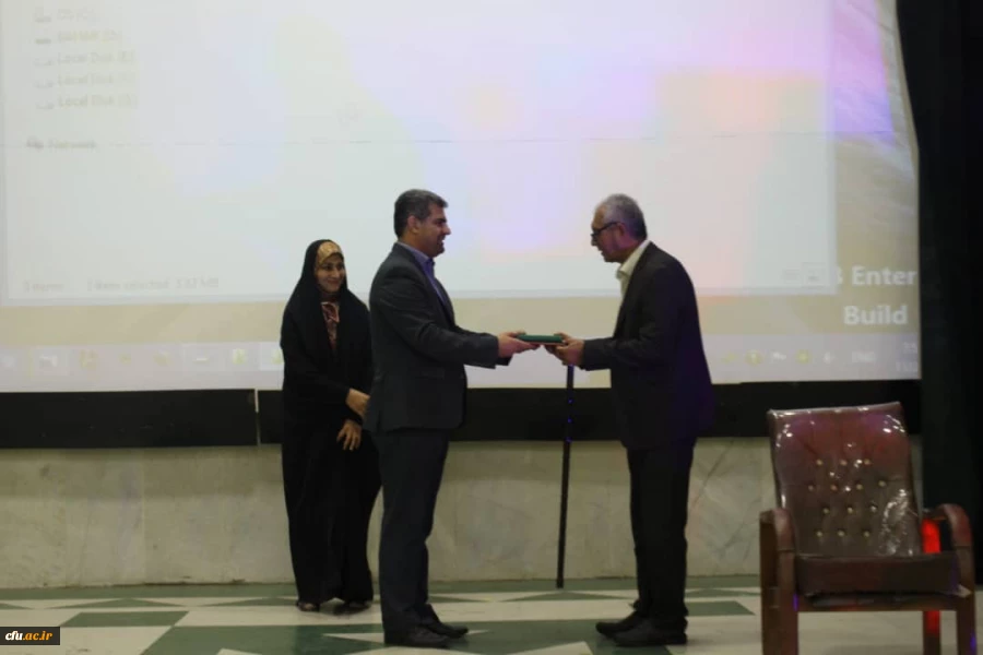 با حضور رئیس دانشگاه فرهنگیان استان بوشهر

آئین بزرگداشت هفته کتاب و کتابخوانی برگزار شد 7