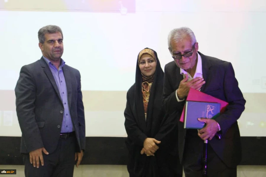 با حضور رئیس دانشگاه فرهنگیان استان بوشهر

آئین بزرگداشت هفته کتاب و کتابخوانی برگزار شد 8