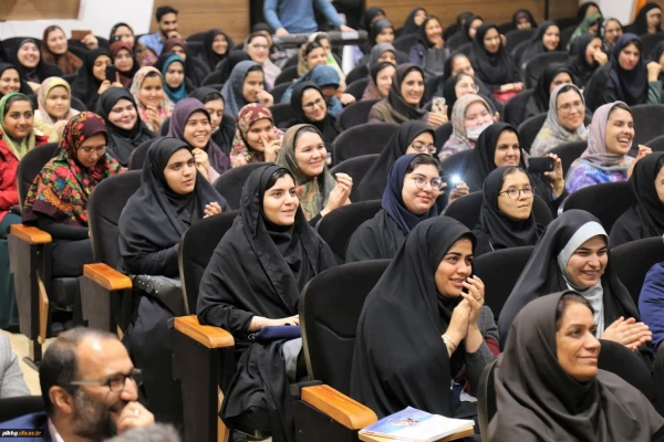 از برگزیدگان استانی جشنواره فرهنگی و هنری دانشگاه فرهنگیان گلستان تقدیر شد 8