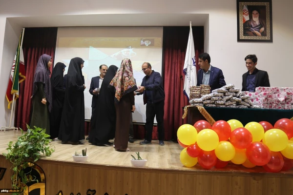 از برگزیدگان استانی جشنواره فرهنگی و هنری دانشگاه فرهنگیان گلستان تقدیر شد 11