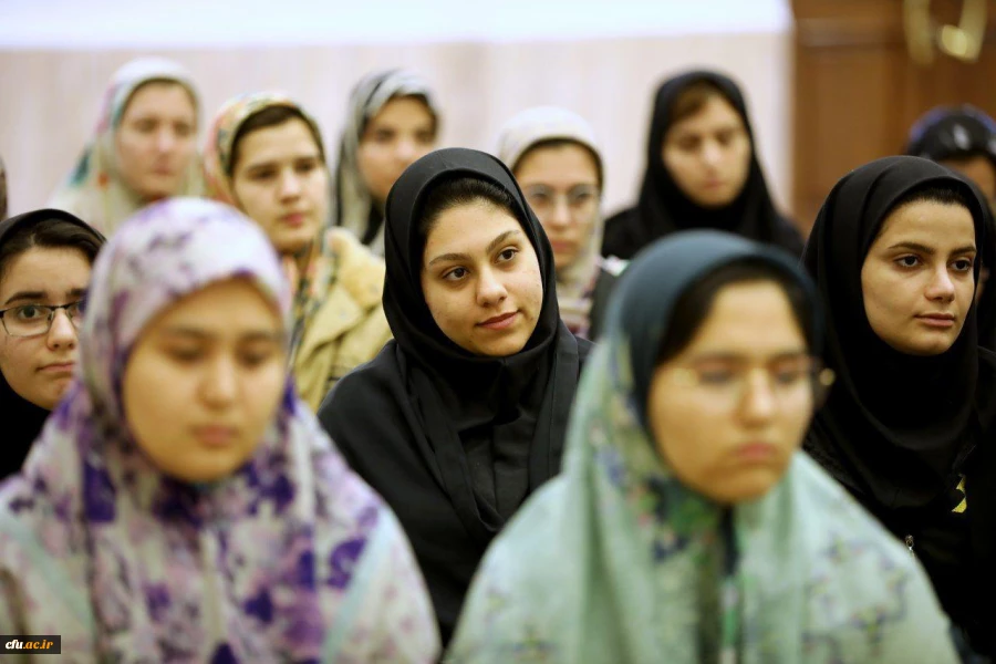 دیدار دانشجومعلمان پردیس امام خمینی(ره) گرگان با حضرت آیت الله نورمفیدی 10