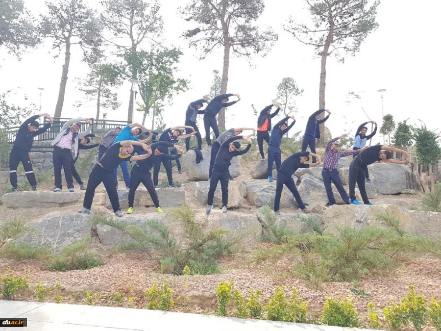 
کارگاه آموزشی دانشجو معلمان تربیت بدنی پردیس شهید باهنر اصفهان در ساحل زاینده رود
 2