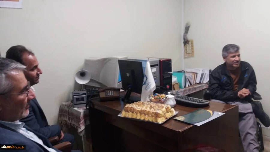 تقدیر و تجلیل از کارمند دارای معلولیت دانشگاه فرهنگیان استان اصفهان