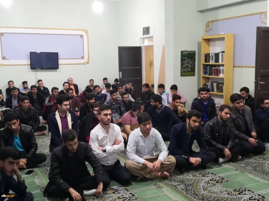 جلسه پرسش و پاسخ دانشجومعلمان پردیس شهید مدرس با مسؤلین دانشگاه 