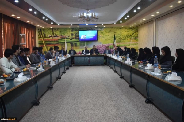 نشست ریاست دانشگاه با اعضای شورای صنفی دانشجویان و مدیرمسئولان نشریات دانشجویی