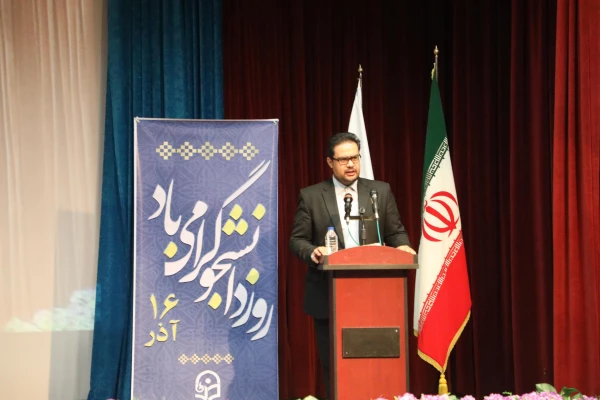 رییس دانشگاه فرهنگیان در جمع دانشجو معلمان:
 5