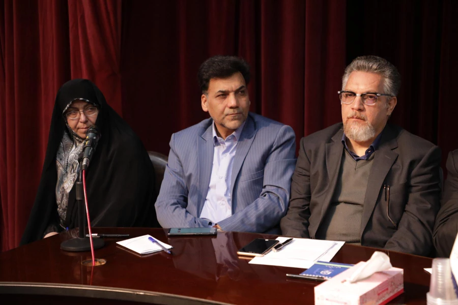 رییس دانشگاه فرهنگیان در جمع دانشجو معلمان:
 11