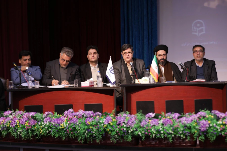 رییس دانشگاه فرهنگیان در جمع دانشجو معلمان:
 13