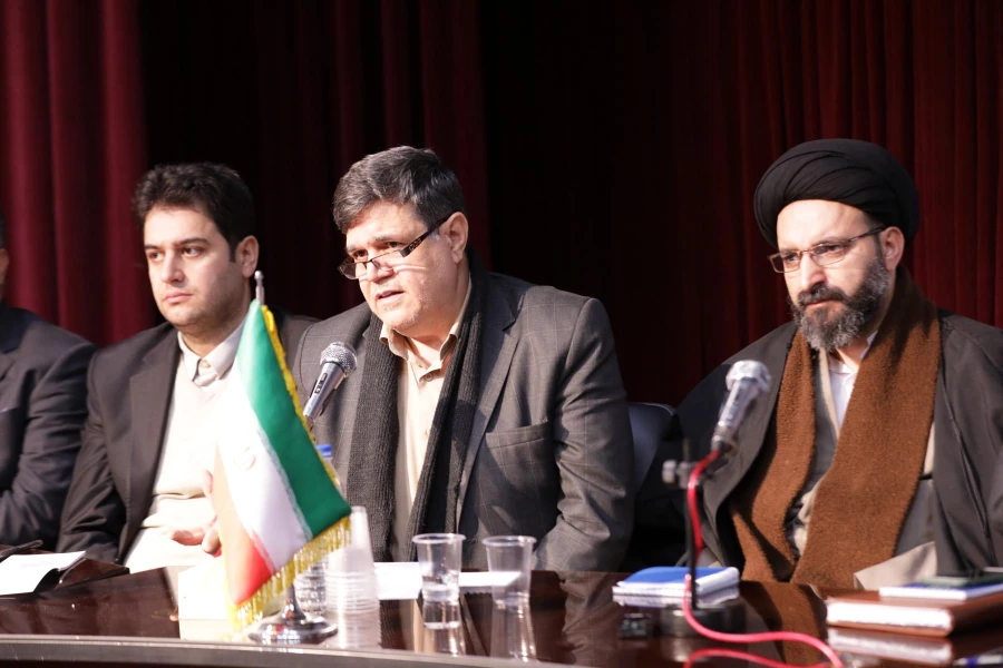 رییس دانشگاه فرهنگیان در جمع دانشجو معلمان:
 15