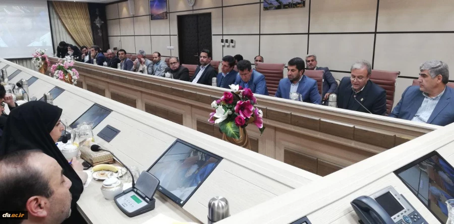 نشست صمیمی تشکل های دانشجویی وروسای دانشگاه های استان با استاندار خراسان جنوبی 3