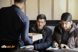 حضور مدیر استانی دانشگاه فرهنگیان یزد در کلاس های درس و تبریک روز دانشجو به دانشجو معلمان 6