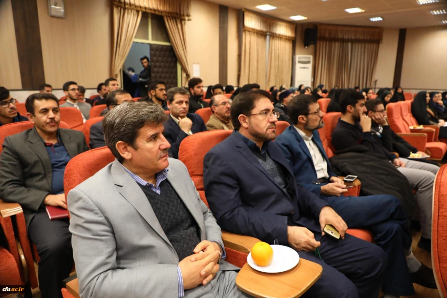 بیانیه گام دوم انقلاب نقطه ی عطف و رهنامه ای است که می تواند مسیر بعد از ما را روشن کند
 4