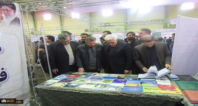 برپایی غرفه فعالیت های پژوهشی دانشگاه فرهنگیان در بیستمین نمایشگاه دستاوردهای پژوهشی لرستان 3
