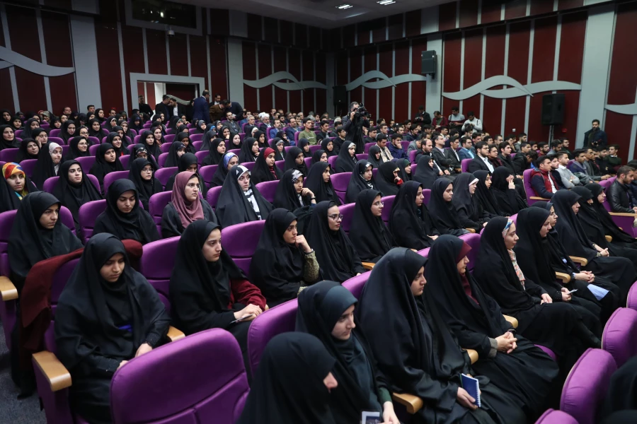 دکتر خنیفر در مراسم روز دانشجو 4