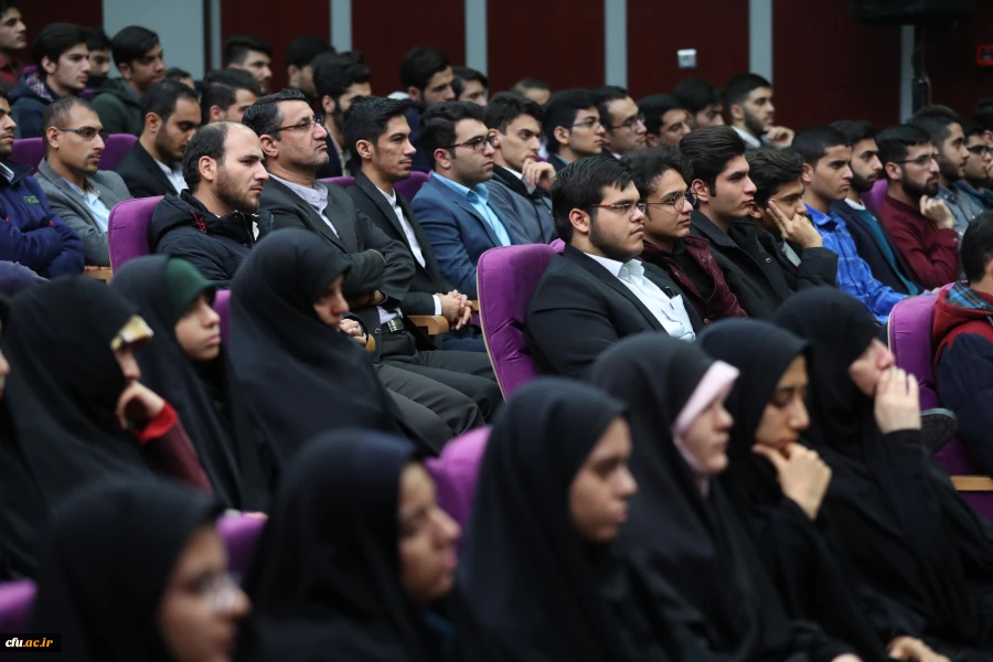 نقد دانشجو باید بی محابا و در عین حال با محتوا باشد 6