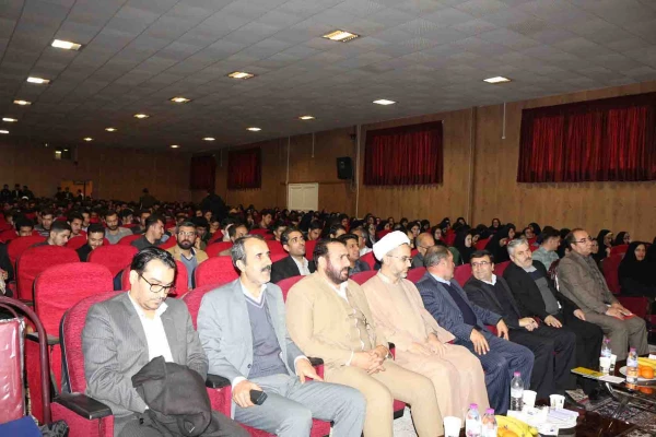 جشن 16 آذر پردیس های دانشگاه فرهنگیان خراسان شمالی برگزار شد.

خطبه عقد دو دانشجو معلم از پردیس امام محمد باقر(ع) و امام جعفرصادق(ع) در این مراسم جاری شد. 5