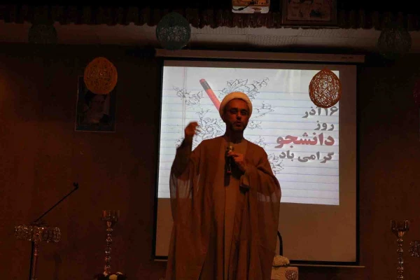 جشن 16 آذر پردیس های دانشگاه فرهنگیان خراسان شمالی برگزار شد.

خطبه عقد دو دانشجو معلم از پردیس امام محمد باقر(ع) و امام جعفرصادق(ع) در این مراسم جاری شد. 7