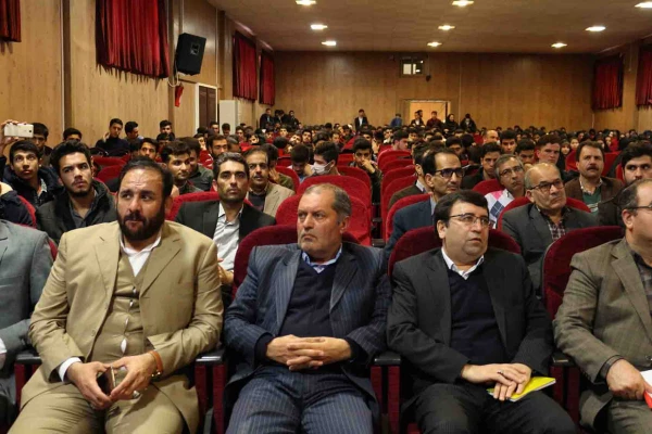 جشن 16 آذر پردیس های دانشگاه فرهنگیان خراسان شمالی برگزار شد.

خطبه عقد دو دانشجو معلم از پردیس امام محمد باقر(ع) و امام جعفرصادق(ع) در این مراسم جاری شد. 8