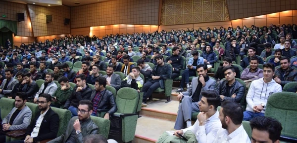 مراسم 16 آذر روز دانشجو در دانشگاه فرهنگیان کرمانشاه برگزار شد. 8