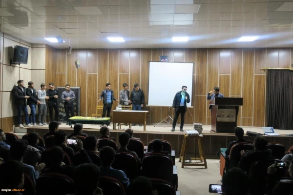 ویژه برنامه گرامیداشت روز دانشجو با حضور انبوه دانشجویان و با اجرای برنامه های متنوع و تقدیر از فعالان فرهنگی 2