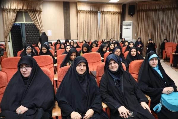 
بیانیه گام دوم انقلاب نقطه ی عطف و رهنامه ای است که می تواند مسیر بعد از ما را روشن کند 5