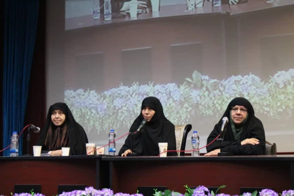 لبنان مقاوم وپیروز مرهون فعالیت های چمران است
 3