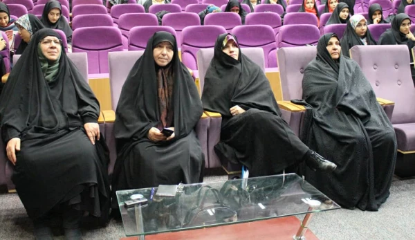 لبنان مقاوم وپیروز مرهون فعالیت های چمران است
 2