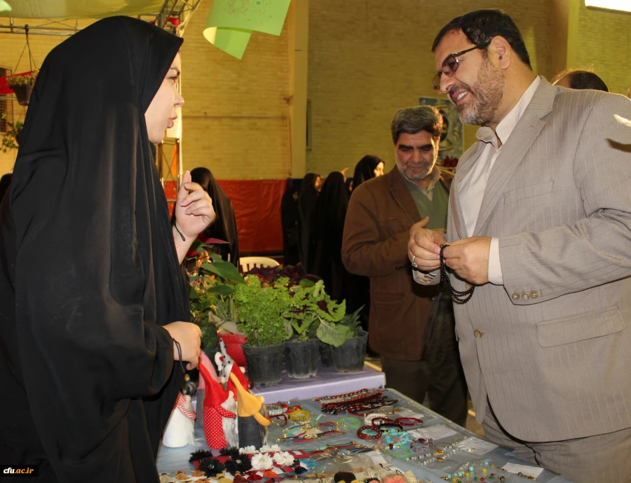 برگزاری ویژه برنامه روز دانشجو در سطح پردیس های دانشگاه فرهنگیان استان قم 2