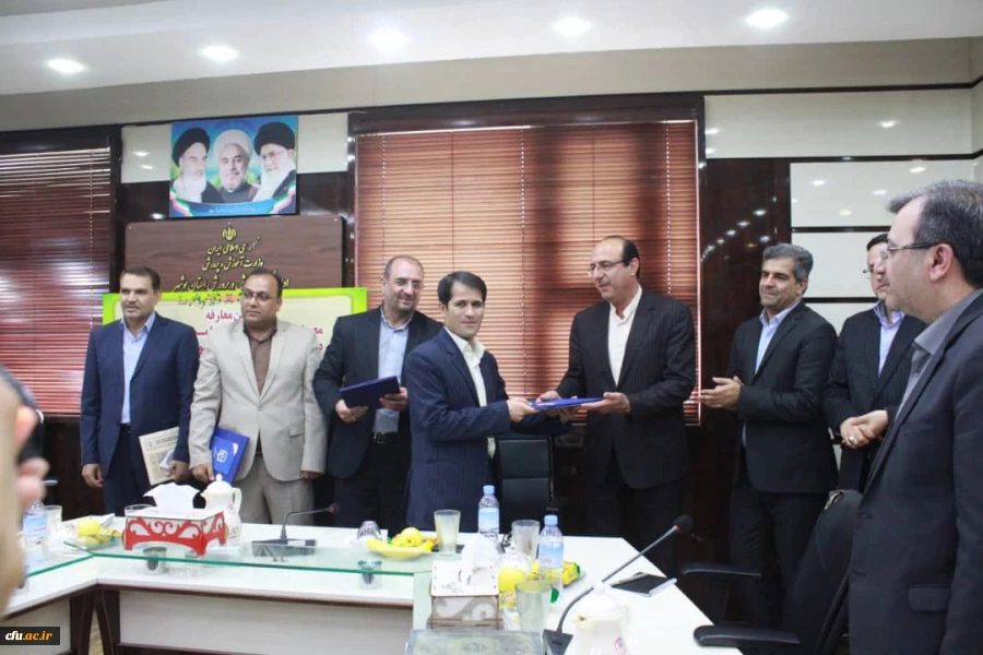 با حضور مشاور اجرایی معاون طرح و برنامه وتوسعه منابع و مدیرکل حقوقی دانشگاه فرهنگیان کشور

آئین معارفه معاون هماهنگی مدیریت امورپردیس های دانشگاه فرهنگیان استان بوشهرو معاون آموزشی، پژوهشی پردیس علامه طباطبایی  این دانشگاه برگزار شد.  17