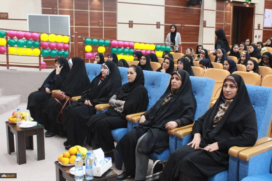 با حضور مشاور اجرایی معاون طرح و برنامه و توسعه مدیریت و مدیرکل حقوقی دانشگاه فرهنگیان

جشن بزرگ روز دانشجو دانشگاه فرهنگیان استان بوشهر برگزار شد 4