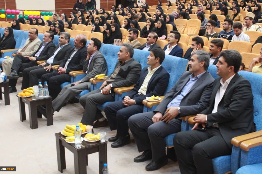 با حضور مشاور اجرایی معاون طرح و برنامه و توسعه مدیریت و مدیرکل حقوقی دانشگاه فرهنگیان

جشن بزرگ روز دانشجو دانشگاه فرهنگیان استان بوشهر برگزار شد 16