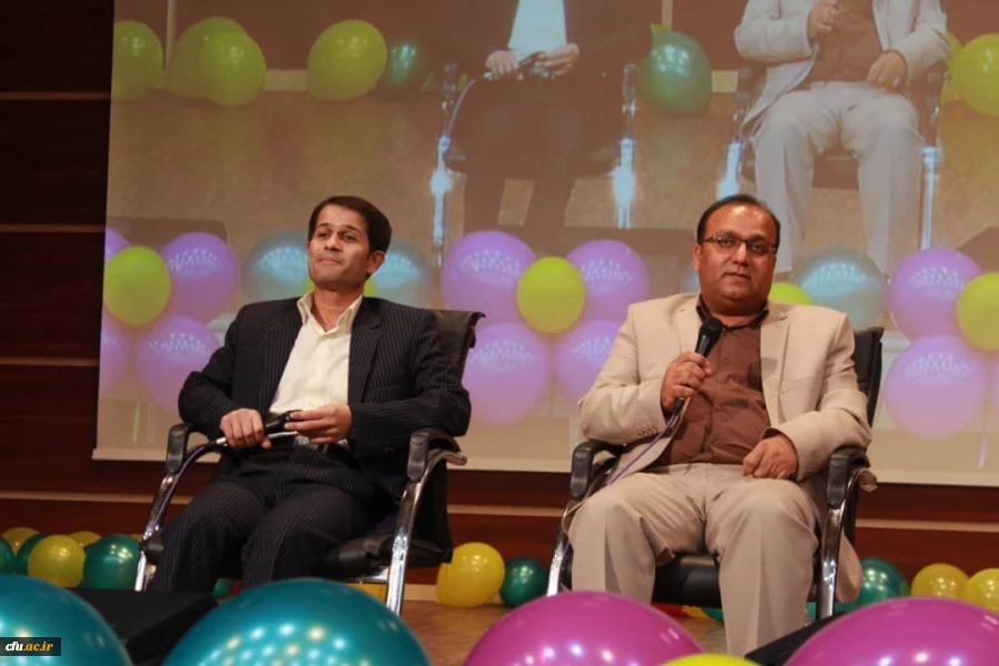 با حضور مشاور اجرایی معاون طرح و برنامه و توسعه مدیریت و مدیرکل حقوقی دانشگاه فرهنگیان

جشن بزرگ روز دانشجو دانشگاه فرهنگیان استان بوشهر برگزار شد 18